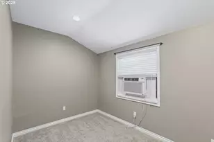 1683 N Jantzen Ave, Portland, OR 97217 - Photo 17