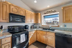 18989 NE Marine Dr, Portland, OR 97230 - Photo 13