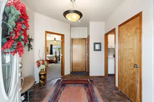 18989 NE Marine Dr, Portland, OR 97230 - Photo 7