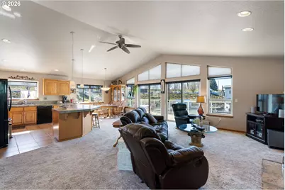 18989 NE Marine Dr #44, Portland, OR 97230 - Photo 9