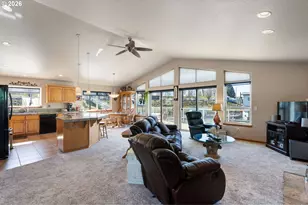 18989 NE Marine Dr, Portland, OR 97230 - Photo 9