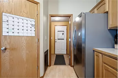 573 Creswood Dr, Creswell, OR 97426 - Photo 11