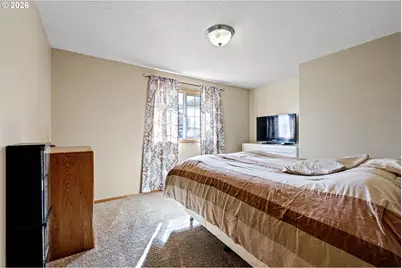 573 Creswood Dr, Creswell, OR 97426 - Photo 17