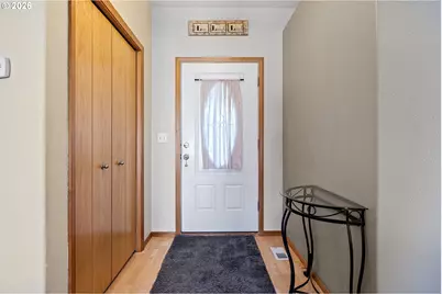 573 Creswood Dr, Creswell, OR 97426 - Photo 3