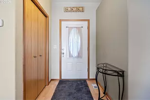 573 Creswood Dr, Creswell, OR 97426 - Photo 3