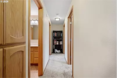 573 Creswood Dr, Creswell, OR 97426 - Photo 15