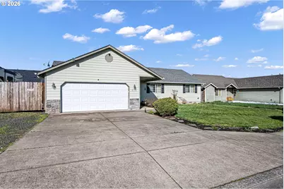 573 Creswood Dr, Creswell, OR 97426 - Photo 1