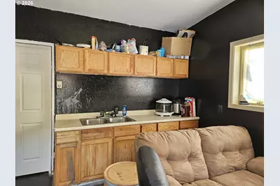 2912 W 2nd St, The Dalles, OR 97058 - Photo 7