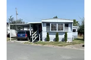 1413 Hawthorne Ave, Reedsport, OR 97467 - Photo 1