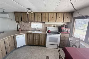 1413 Hawthorne Ave, Reedsport, OR 97467 - Photo 3