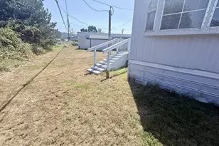1413 Hawthorne Ave, Reedsport, OR 97467 - Photo 17