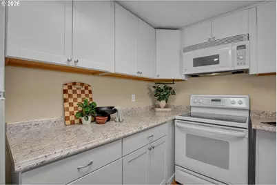 9842 SE Talbert St, Clackamas, OR 97015 - Photo 21
