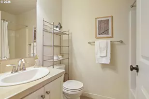 8656 NE Delamere Way, Hillsboro, OR 97006 - Photo 27