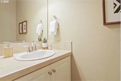 8656 NE Delamere Way, Hillsboro, OR 97006 - Photo 17