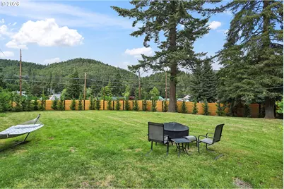 1280 N Main Ave, White Salmon, WA 98672 - Photo 5