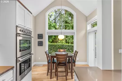 2432 SW Huber Ct, Portland, OR 97219 - Photo 23
