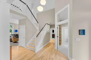 2432 SW Huber Ct, Portland, OR 97219 - Photo 9