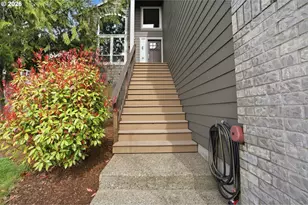 15233 SW Turnagain Dr, Portland, OR 97224 - Photo 3