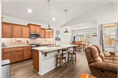 760 S 52nd St, Springfield, OR 97478 - Photo 13