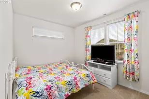 760 S 52nd St, Springfield, OR 97478 - Photo 9