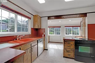 4212 E Burnside St, Portland, OR 97215 - Photo 13