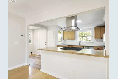 3917 SE Tibbetts St, Portland, OR 97202 - Photo 3