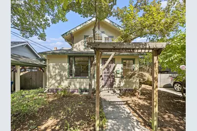 3917 SE Tibbetts St, Portland, OR 97202 - Photo 1