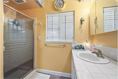 11638 N Island Cove Ln, Portland, OR 97217 - Photo 21