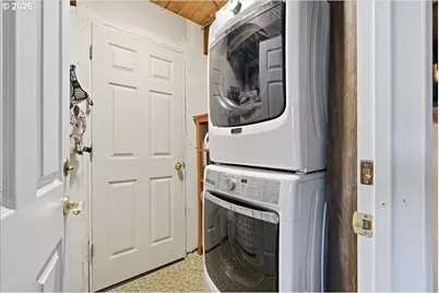 11638 N Island Cove Ln, Portland, OR 97217 - Photo 23