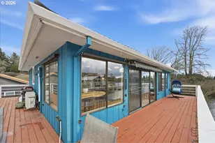 11638 N Island Cove Ln, Portland, OR 97217 - Photo 13