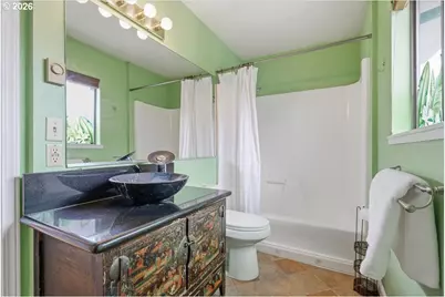 11638 N Island Cove Ln, Portland, OR 97217 - Photo 11