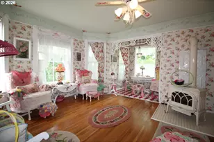 101 NE 3rd St, Enterprise, OR 97828 - Photo 5