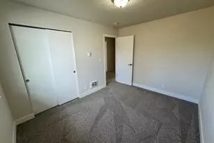 19901 SW Meadowbrook Ct, Beaverton, OR 97078 - Photo 21