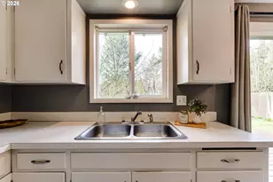 1880 Regina St, Eugene, OR 97402 - Photo 15