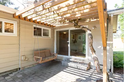 1379 Tucker Rd, Hood River, OR 97031 - Photo 5