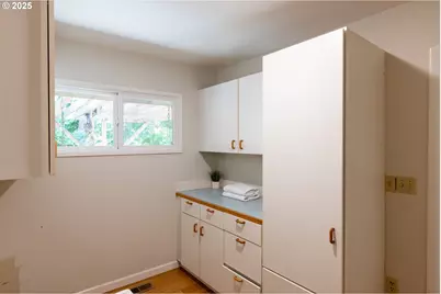 1379 Tucker Rd, Hood River, OR 97031 - Photo 29