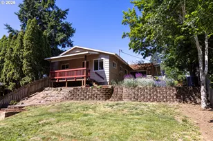 1379 Tucker Rd, Hood River, OR 97031 - Photo 9