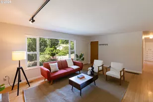 1379 Tucker Rd, Hood River, OR 97031 - Photo 17