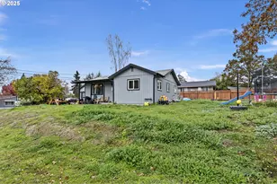 350 SE Park St, Winston, OR 97496 - Photo 17