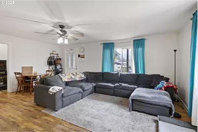 350 SE Park St, Winston, OR 97496 - Photo 5