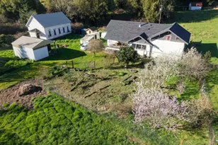 46393 Hwy 242, Myrtle Point, OR 97458 - Photo 3