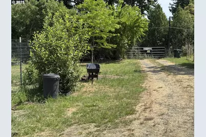 46393 Highway 242, Myrtle Point, OR 97458 - Photo 47