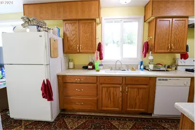 46393 Highway 242, Myrtle Point, OR 97458 - Photo 11