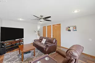 1546 SW Harbor Dr, McMinnville, OR 97128 - Photo 7