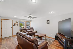 1546 SW Harbor Dr, McMinnville, OR 97128 - Photo 5