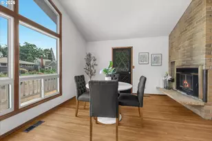 7647 SE Hawthorne Blvd, Portland, OR 97215 - Photo 7