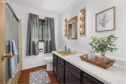 7647 SE Hawthorne Blvd, Portland, OR 97215 - Photo 11