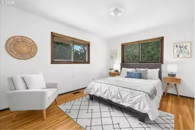 7647 SE Hawthorne Blvd, Portland, OR 97215 - Photo 9