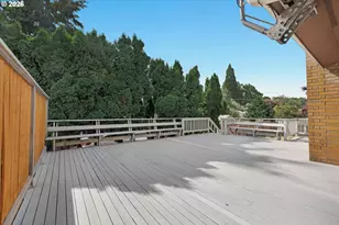 7647 SE Hawthorne Blvd, Portland, OR 97215 - Photo 19