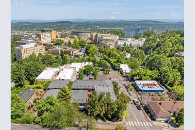 1033 SW Gibbs St #105, Portland, OR 97239 - Photo 35